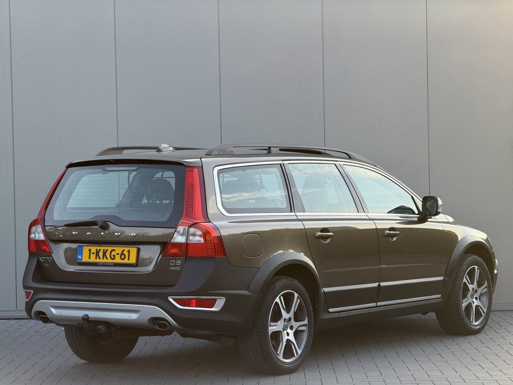 Volvo XC70 2.4 D5 Summum | Schuifdak | Xenon | Stoelventilat, Auto's, Volvo, Automaat, 15 km/l, Gebruikt, Zwart