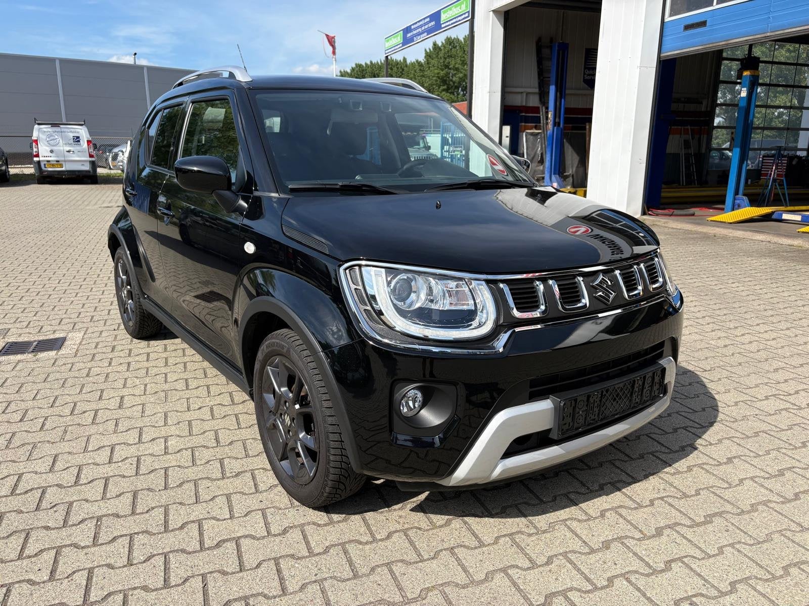 Suzuki Ignis 1.2 Smart Hybrid Select Automaat (BOVAG/RIJKLAA, Auto's, Suzuki, Stof, Gebruikt, Zwart, 4 cilinders