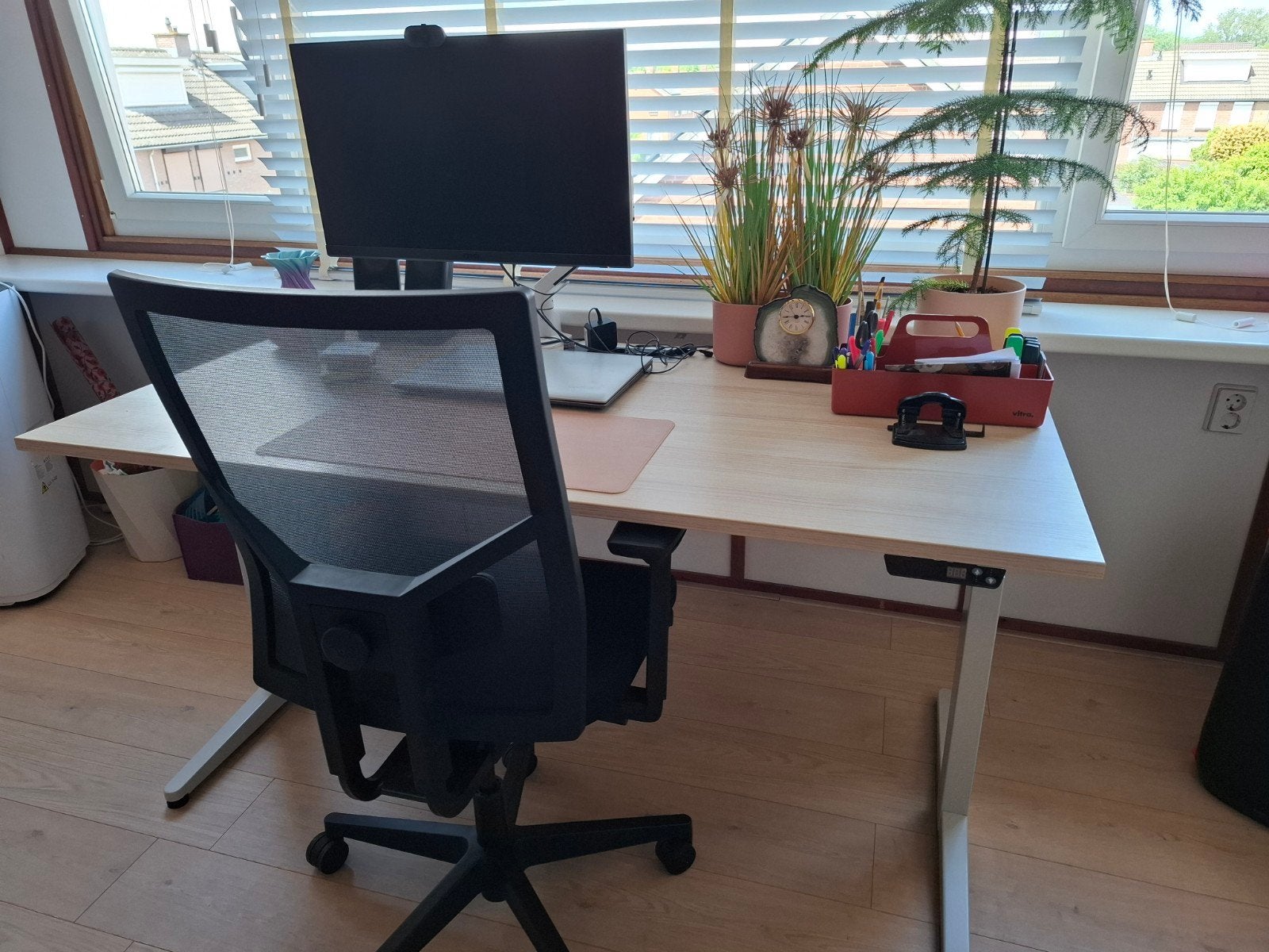 Ahrend zit sta bureau, Huis en Inrichting, Bureaus, Ophalen, Elektrisch