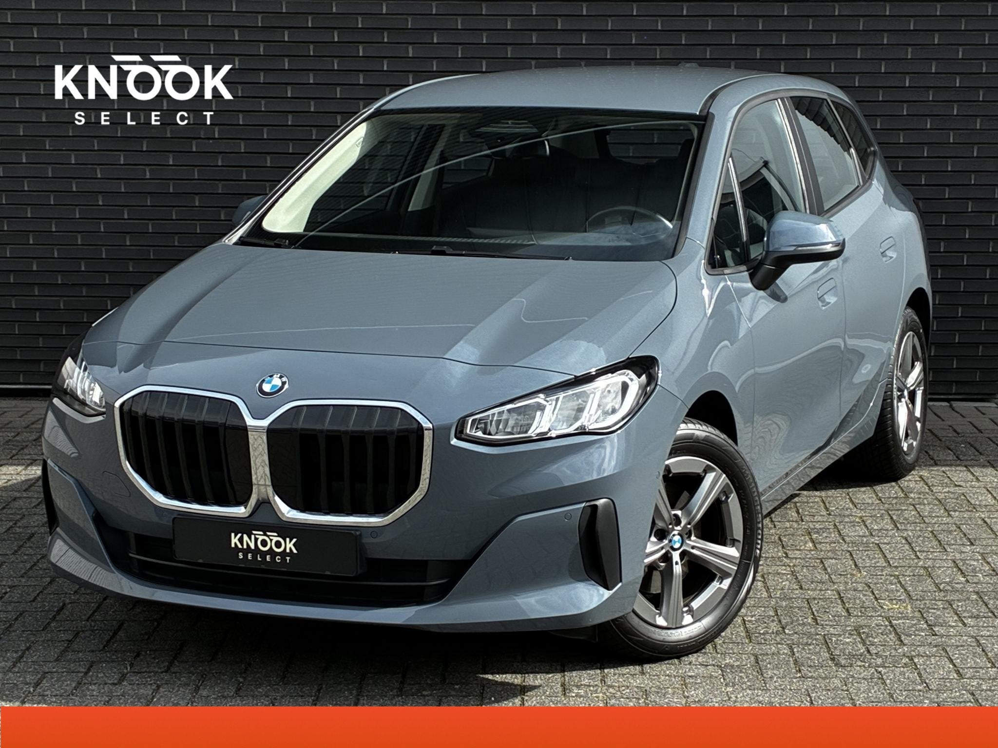 BMW 2-serie Active Tourer 220i Automaat / Live Cockpit Profe