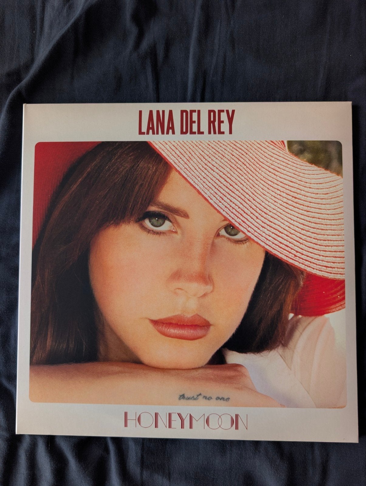 Lana Del Rey - Honeymoon (Rode LP) Urban Outfitters (UO), LP, Pop, Colored vinyl, Ophalen of Verzenden