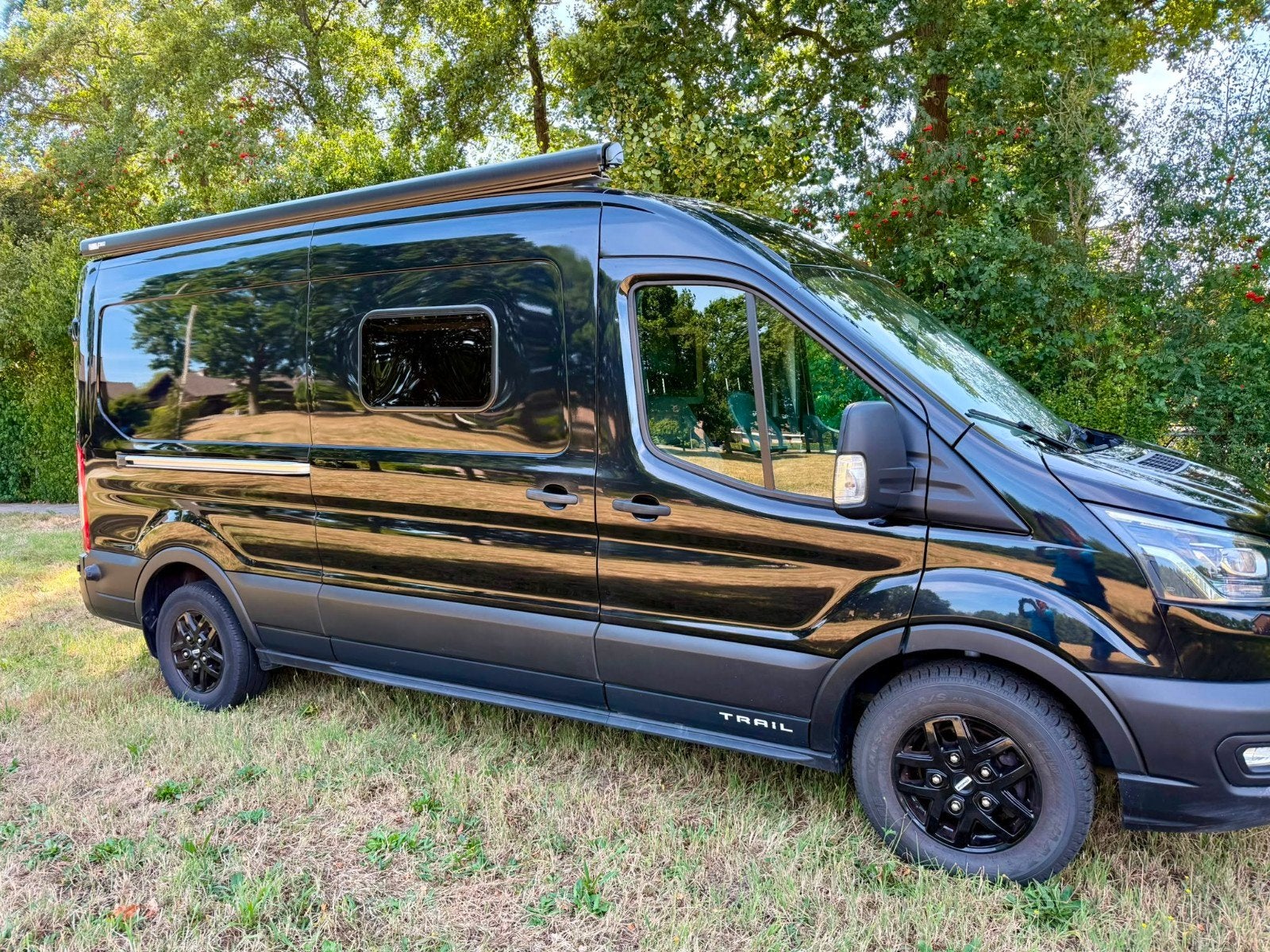 Foto 4 van Zeer nette Buscamper met nieuwe inrichting, luifel en airco