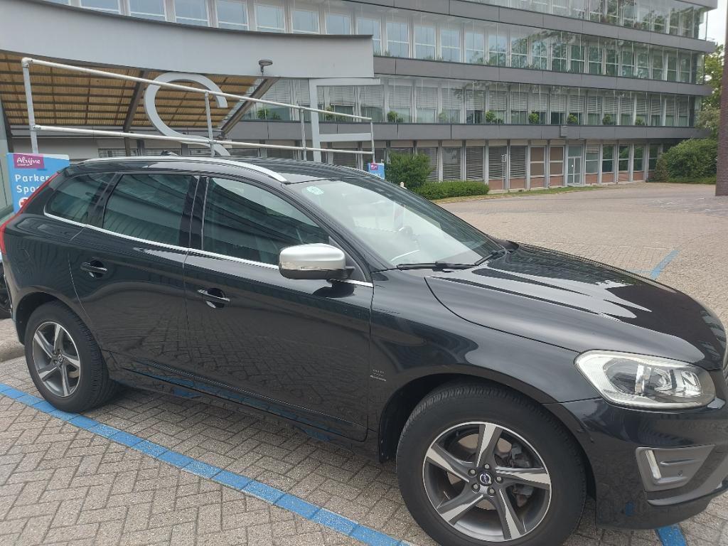 Volvo XC60 T5 Powershift 2013 Zwart r design, Auto's, Volvo, Particulier, XC60, ABS, Adaptive Cruise Control, Airbags, Airconditioning