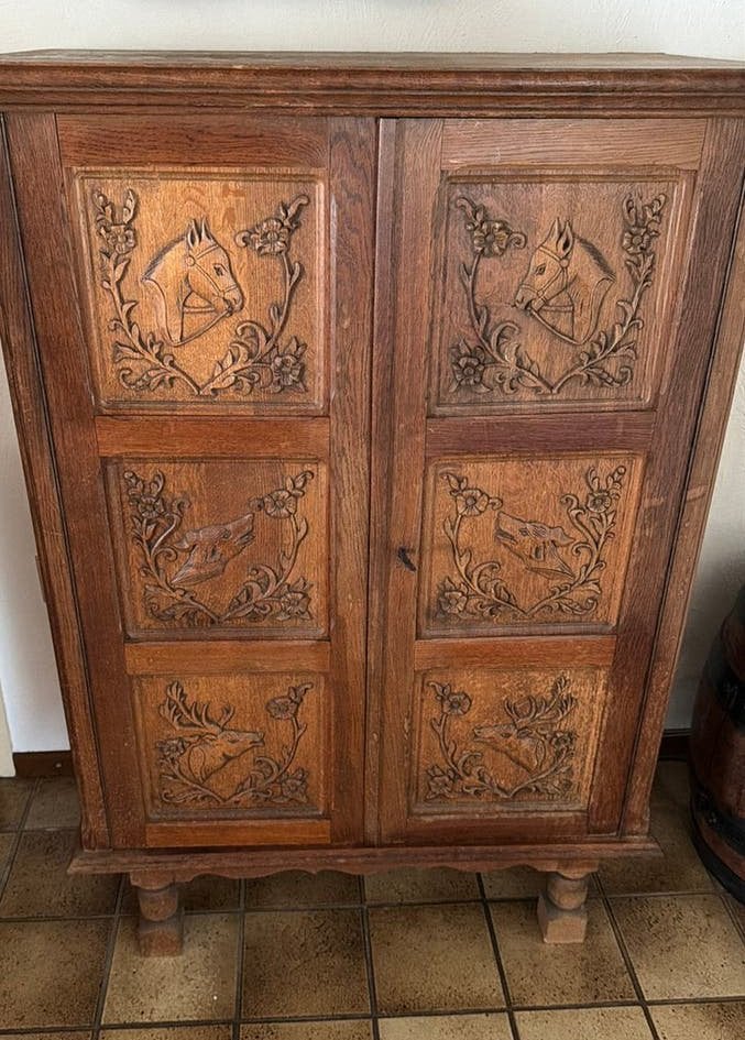 Antieke kast (52x97x140), Ophalen