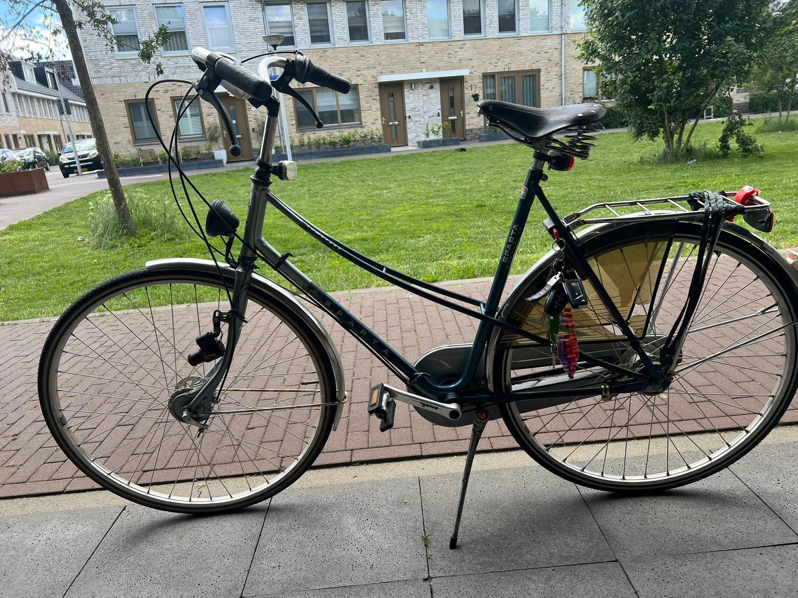 Prima damesfiets, Fietsen en Brommers, Ophalen, Zo goed als nieuw, Schijfrem