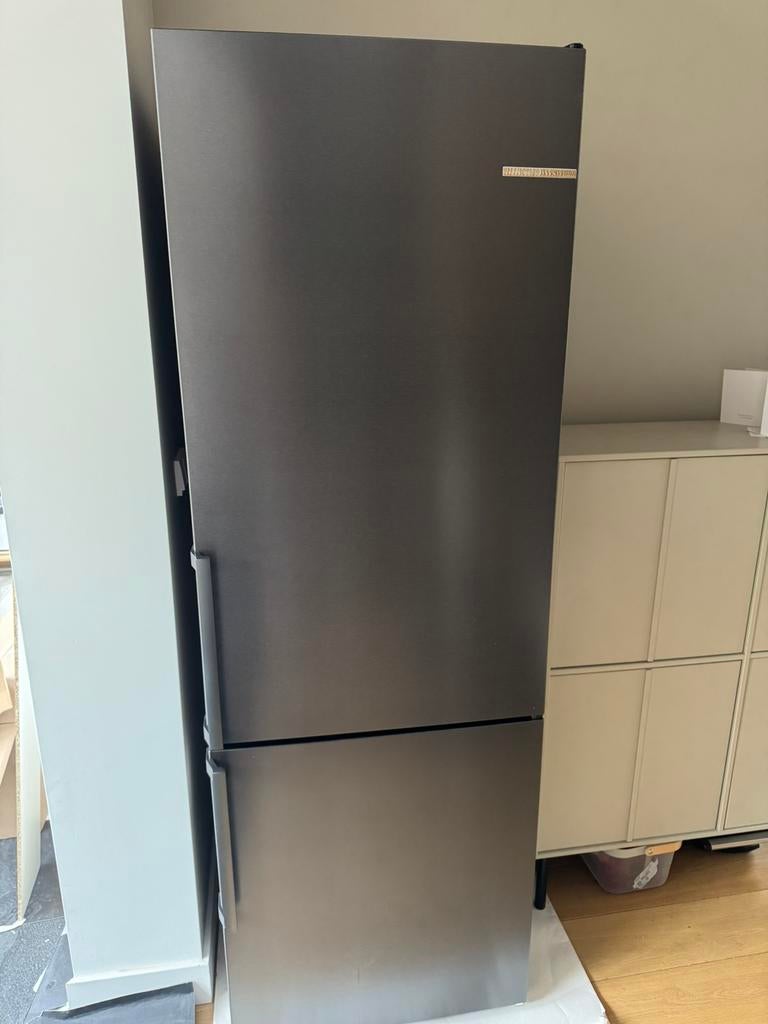 Bosch koelvriescombinatie, Witgoed en Apparatuur, Koelkasten en IJskasten, Ophalen, 200 liter of meer, 60 cm of meer, Met aparte vriezer