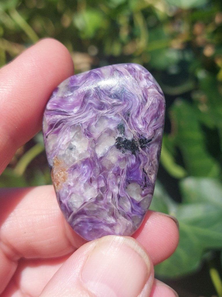 Charoïet Edelstenen: Palmstenen, Knuffelsteen & Hanger, Verzamelen, Mineralen en Fossielen, Ophalen of Verzenden, Mineraal