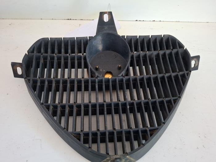 Grille van een Alfa Romeo Spider, Auto-onderdelen, Carrosserie en Plaatwerk, Gebruikt, -, Verzenden, -