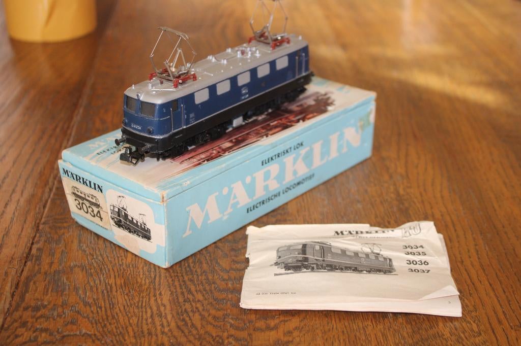Märklin 3034 E-loc E 41 024 - blauwe uitvoering, Hobby en Vrije tijd, Modeltreinen | H0, Wisselstroom, Gebruikt, Locomotief, Ophalen of Verzenden
