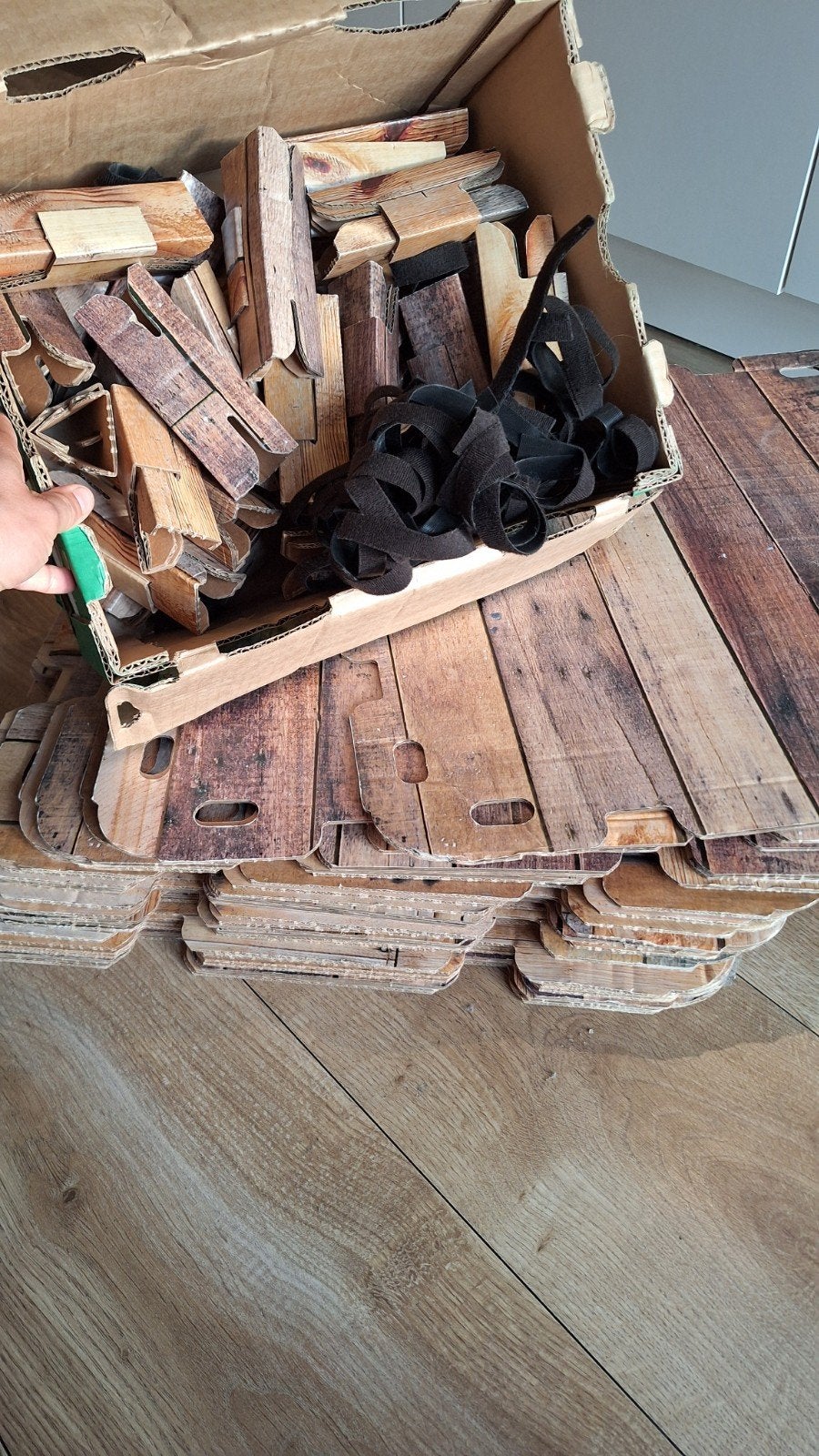 Kartonnen platen om hutten mee te bouwen - 2 sets, Ophalen of Verzenden, Gebruikt, Bouwen