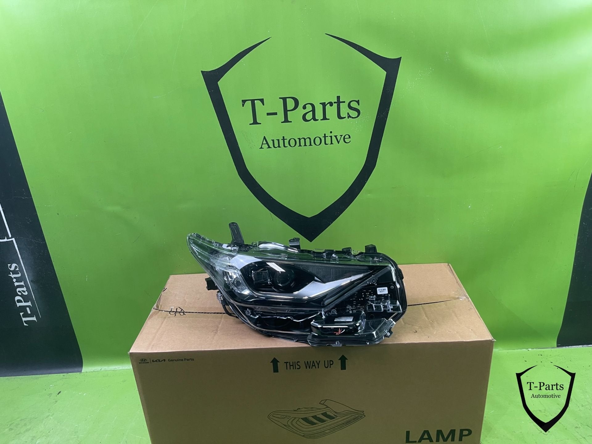 toyota auris koplamp rechts 8111002k60lamp, Auto-onderdelen, Verlichting, Info@toyota.co.jp, Nieuw, Toyota Motor Corporation, Toyota