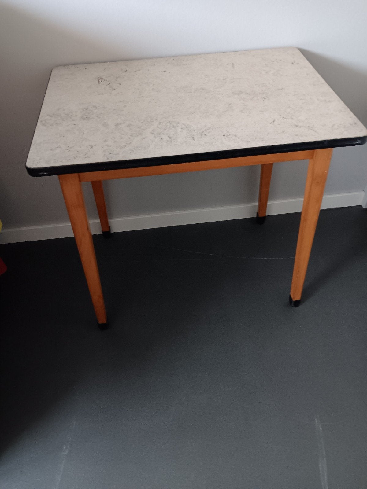 retro tafeltje, Ophalen, Gebruikt, 55 tot 75 cm, 60 cm of meer