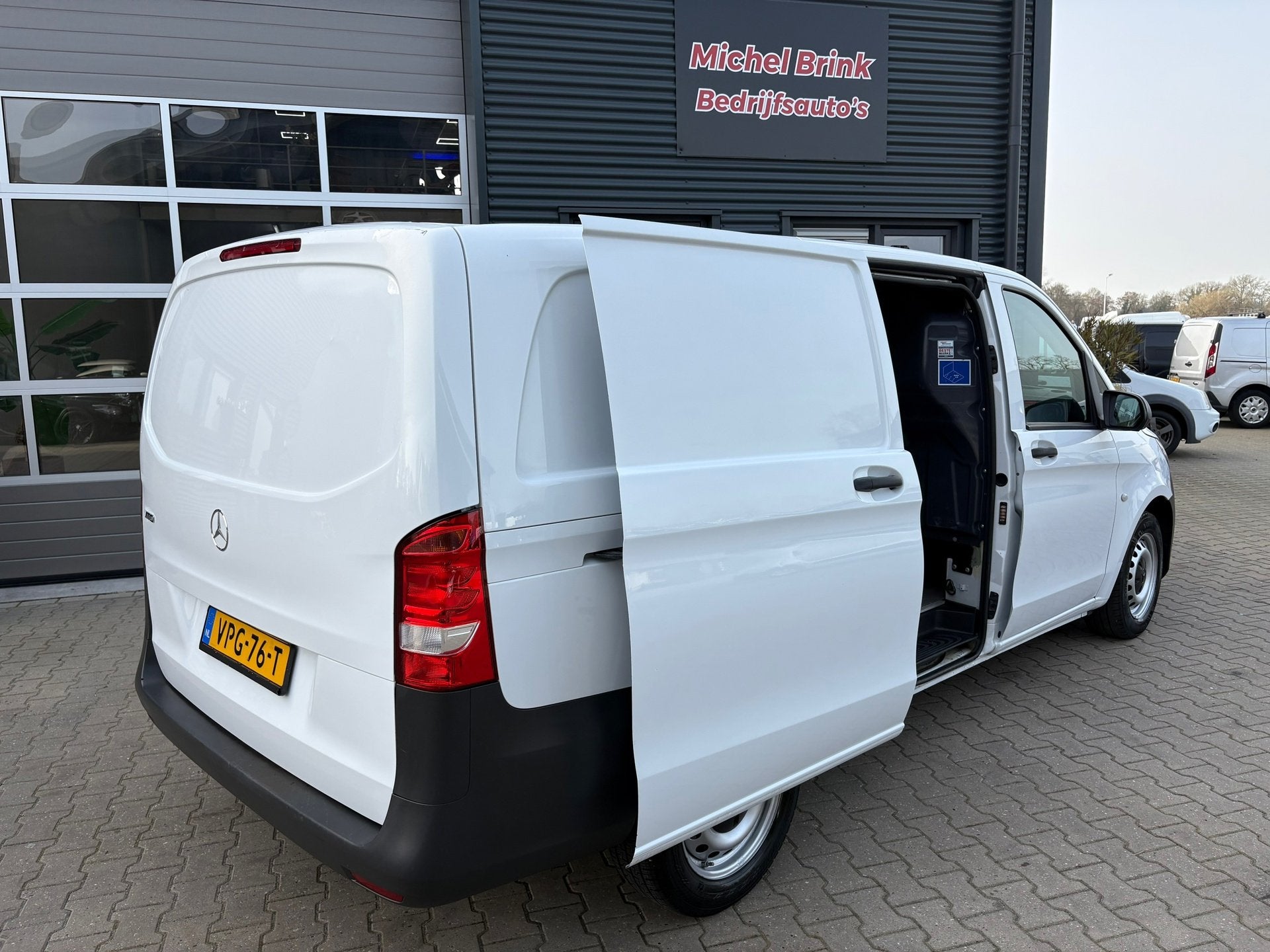 Mercedes-Benz Vito 111 CDI Lang Business Professional Plus, Auto's, Voorwielaandrijving, Dealer onderhouden, Stof, Gebruikt