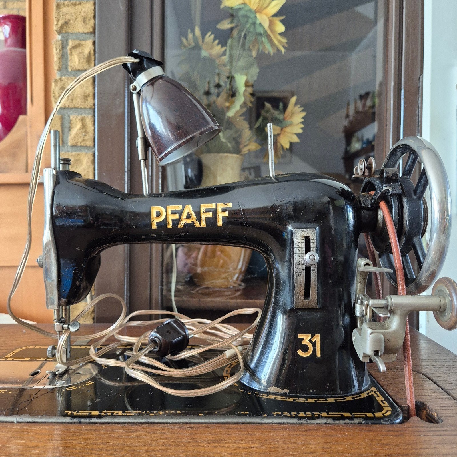 Prachtige Antieke Pfaff 31 Trapnaaimachine in Originele Kast, Antiek en Kunst, Ophalen