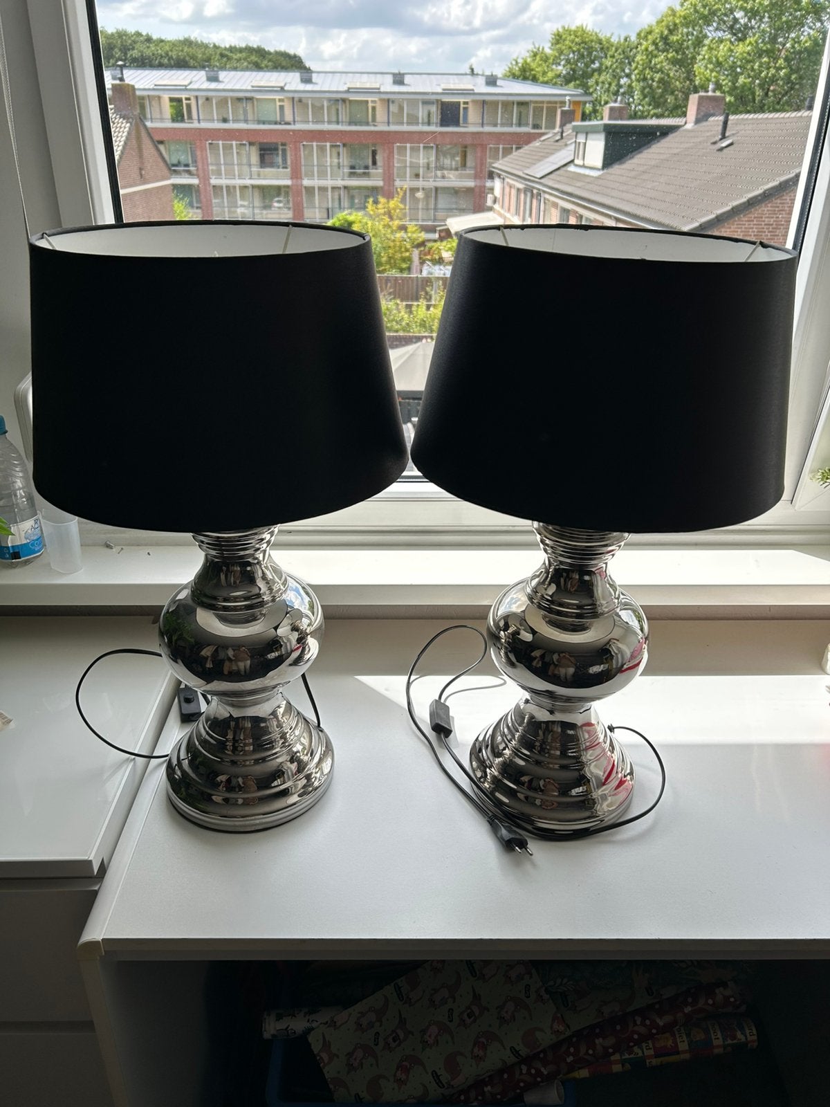 Twee lampen,  vier kappen grijs vierkant en/of zwart rond, Huis en Inrichting, Ophalen, 60 cm, Zo goed als nieuw, Grijs