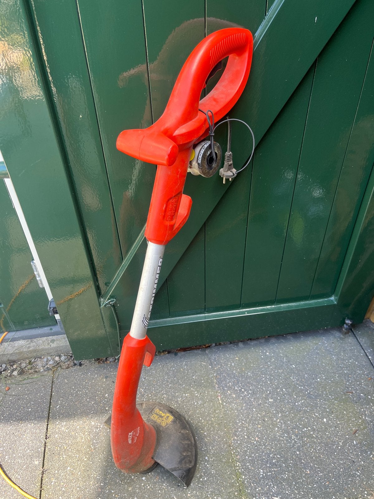 Black & Decker GL301 Grastrimmer met 2 rolletjes trimdraad, Ophalen, Gebruikt, 10 tot 30 cm, Elektrisch