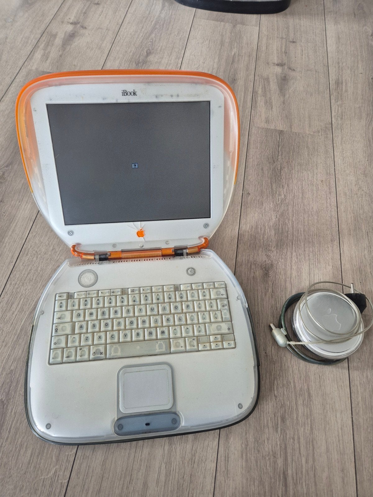 Vintage Apple iBook G3 Clamshell (M2453) - Oranje, Computers en Software, Apple Macbooks, Niet werkend, Overige modellen, Overige groottes
