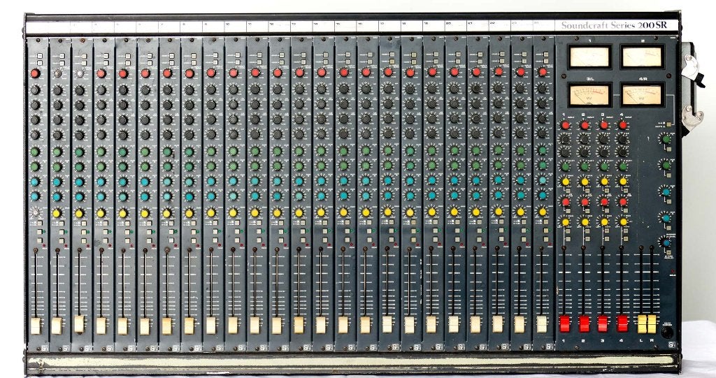 Soundcraft 200SR, VINTAGE 24 kanaals analoge mengtafel, Ophalen