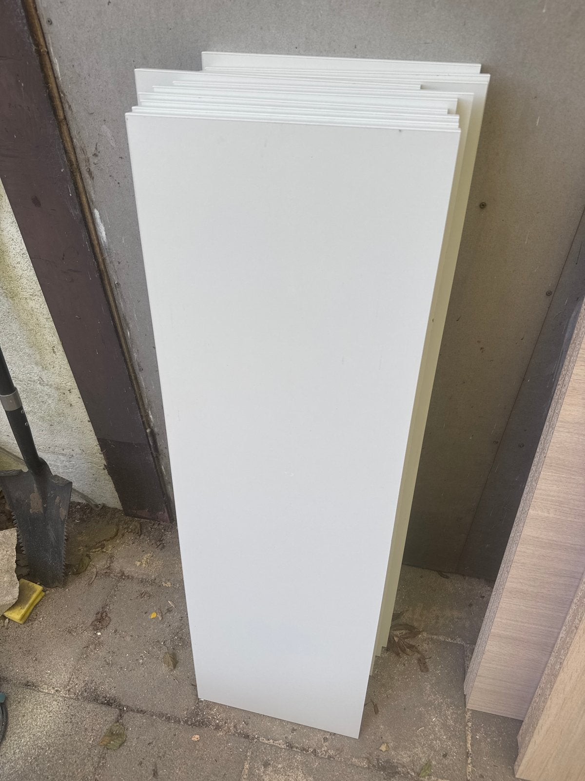 Restpartij lichtgrijze meubelplaten (10 stuks), Ophalen, Gebruikt, Minder dan 25 mm, Plank