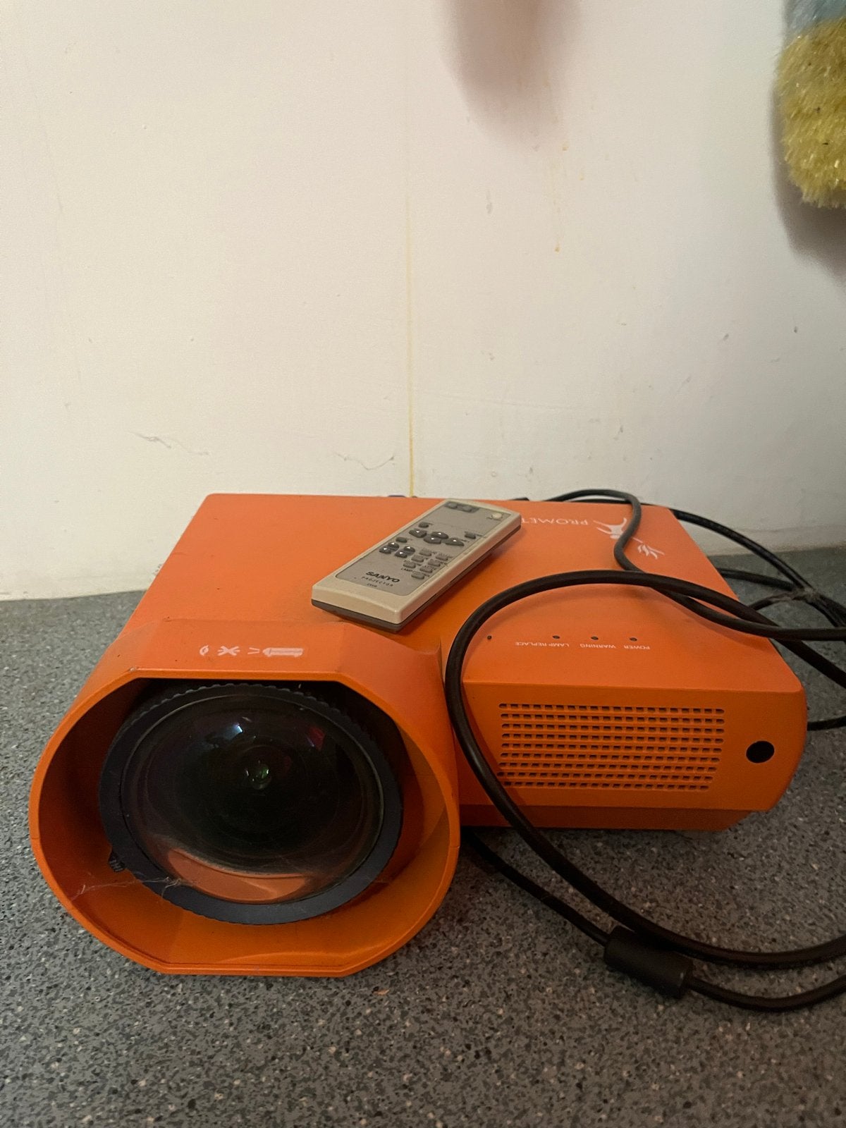 Sanyo Promethean Projector met afstandsbediening, Ophalen of Verzenden, Gebruikt, Overige technologieën, Overige resoluties