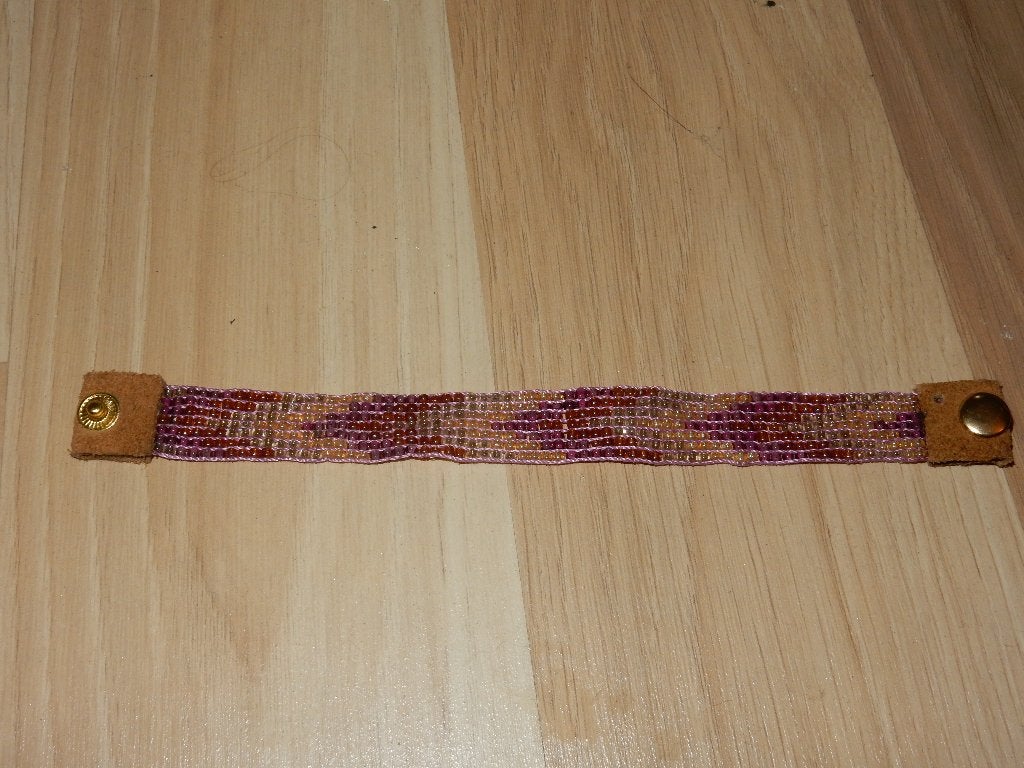 Handgemaakte geweven kralenarmband, te koop., Ophalen of Verzenden, Zo goed als nieuw, Paars, Overige materialen