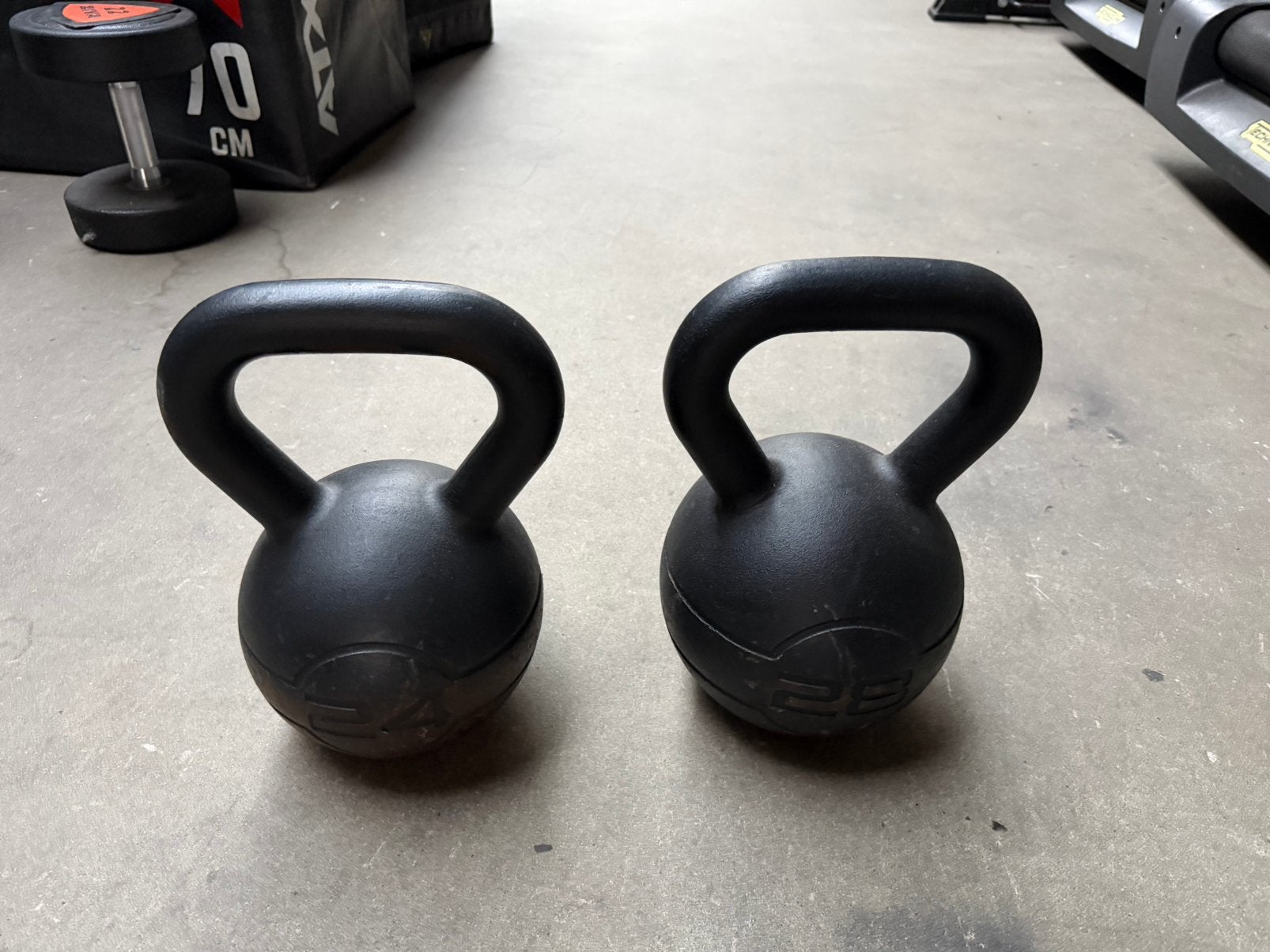 Kettlebells 1x24kg , 1x28kg