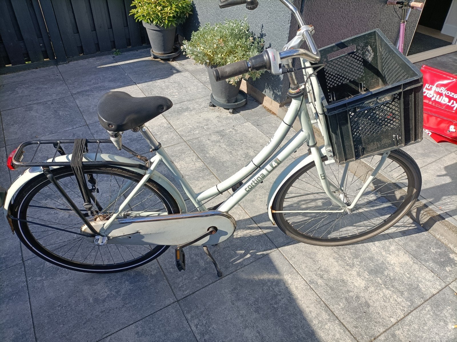 Cortina fiets met voordrager en mand, Fietsen en Brommers, Fietsen | Dames | Damesfietsen, Terugtraprem, Gebruikt, Versnellingen
