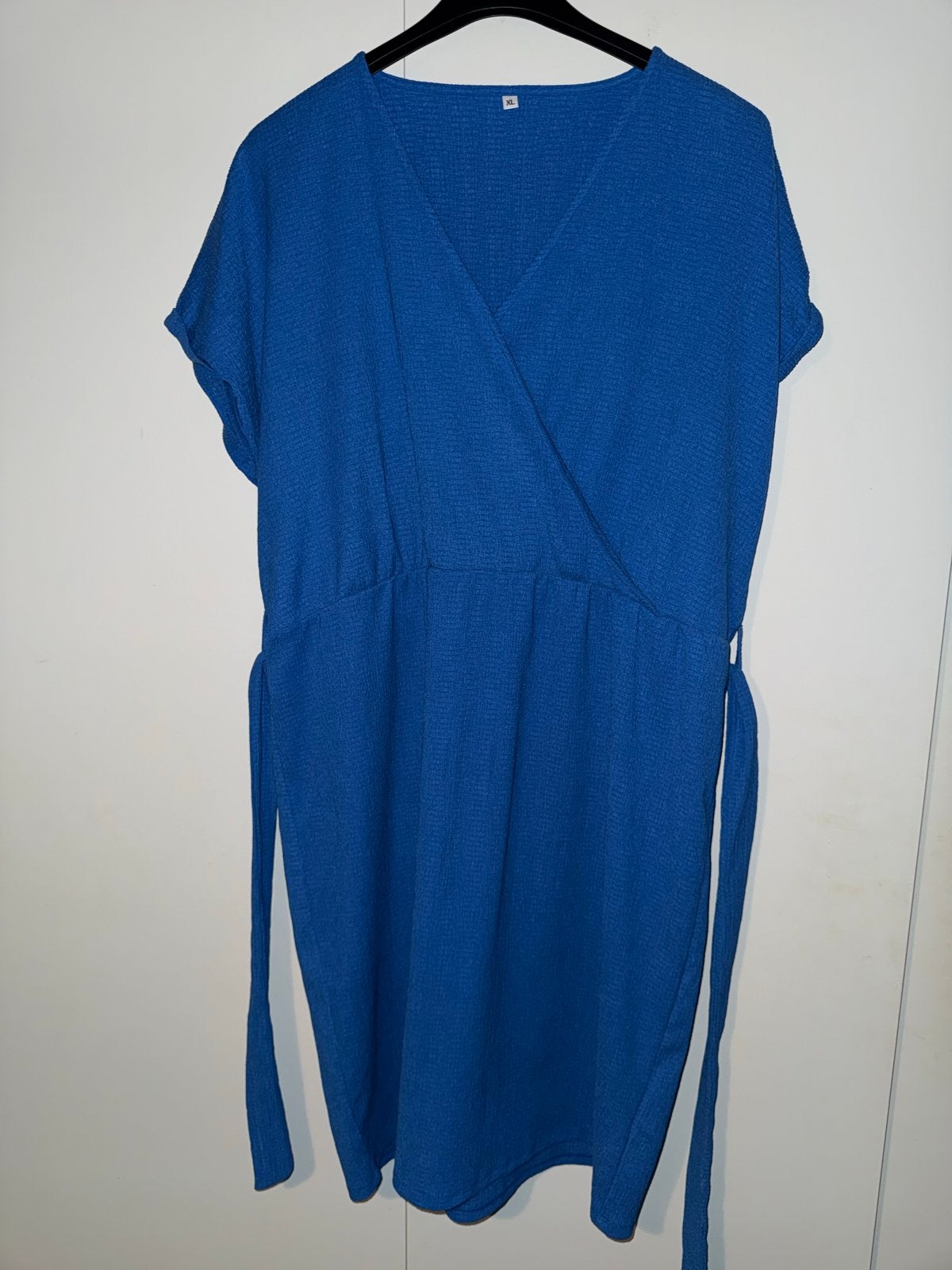 Blauwe wikkeljurk XL, Kleding | Dames, Jurken, Nieuw, Maat 46/48 (XL) of groter, Blauw, Ophalen of Verzenden