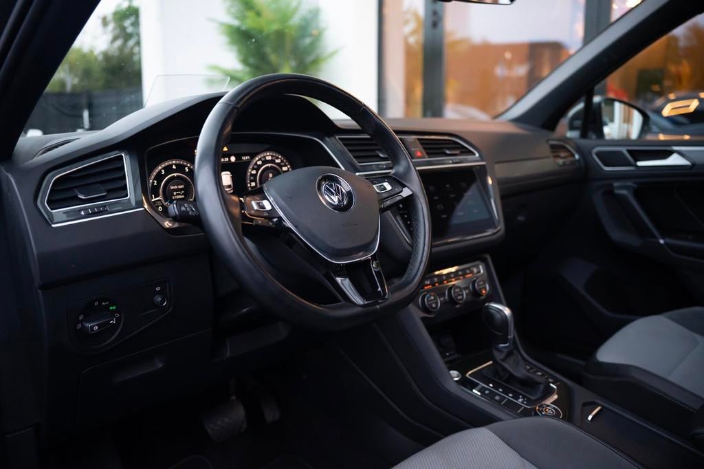 Volkswagen Tiguan 2.0 TSI 4Motion/220PK/R-LINE/DSG/Head-up d, Auto's, Volkswagen, 1980 cc, Gebruikt, Zwart, 4 cilinders