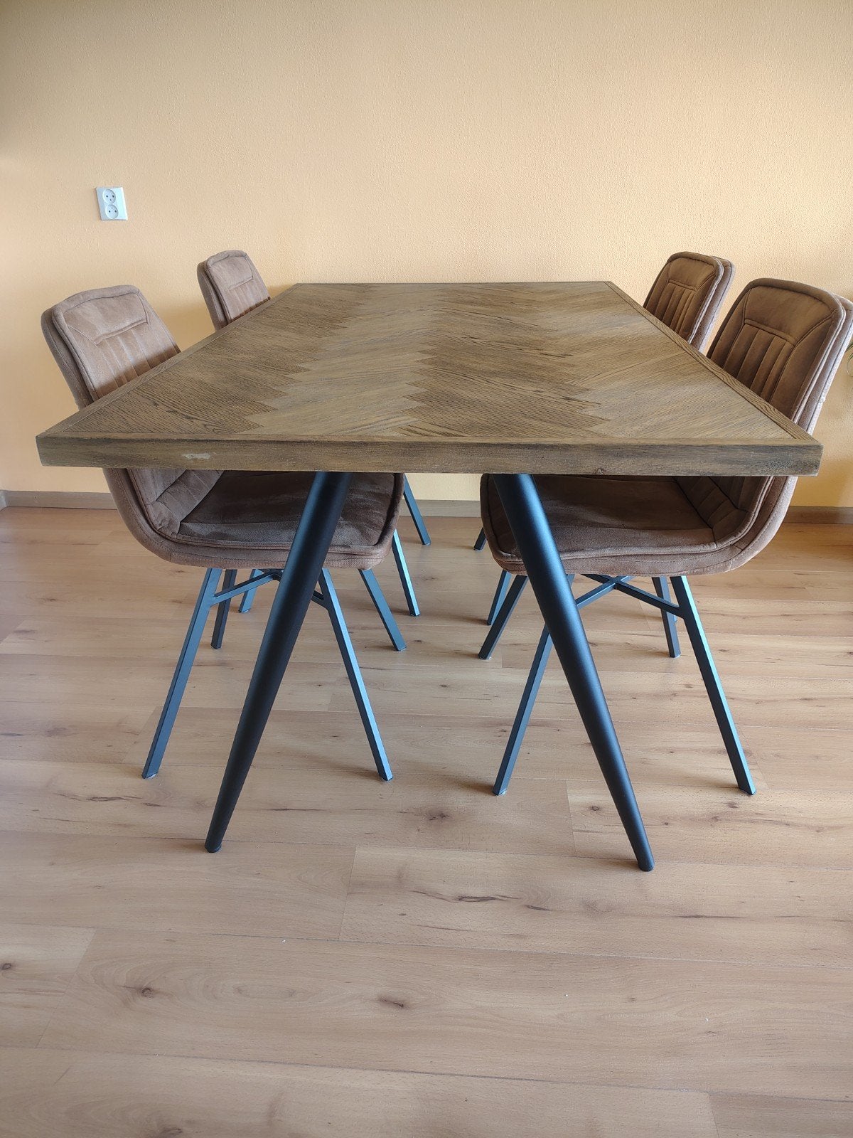Nieuwe eettafel met 4 stoelen (of apart), Huis en Inrichting, Tafels | Eettafels, 100 tot 150 cm, Modern, Industrieel, 50 tot 100 cm