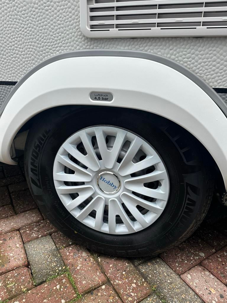 Wieldoppen voor Hobby caravan 14 inch, Ophalen of Verzenden, Zo goed als nieuw