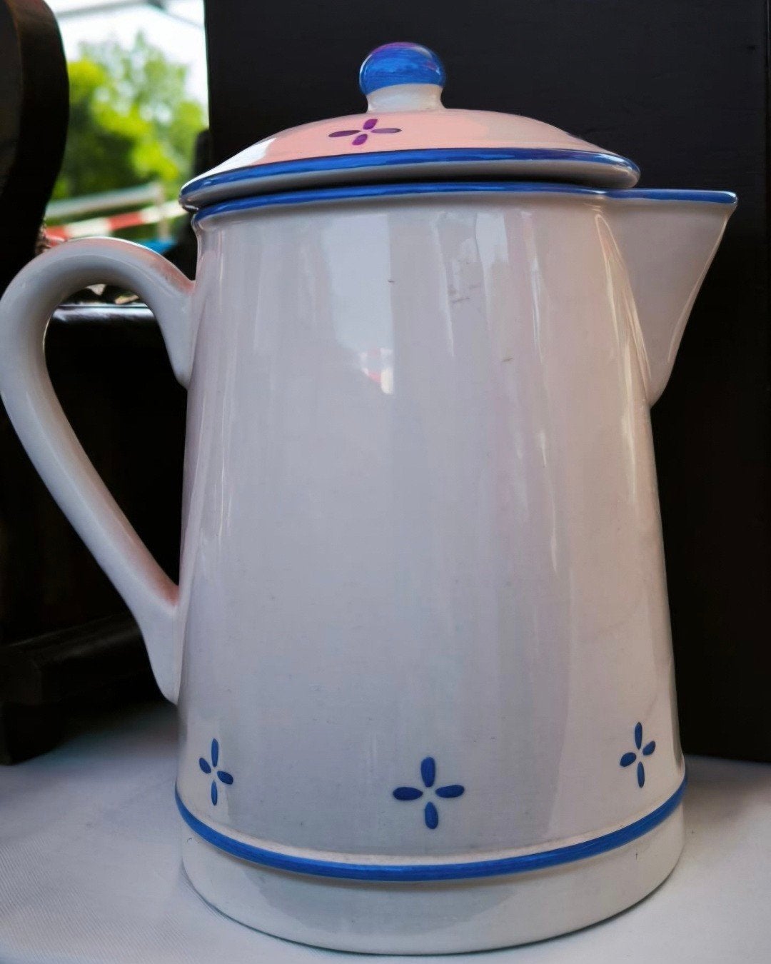 Vintage emaille koffiekan wit met blauwe details, Antiek en Kunst, Antiek | Emaille, Ophalen