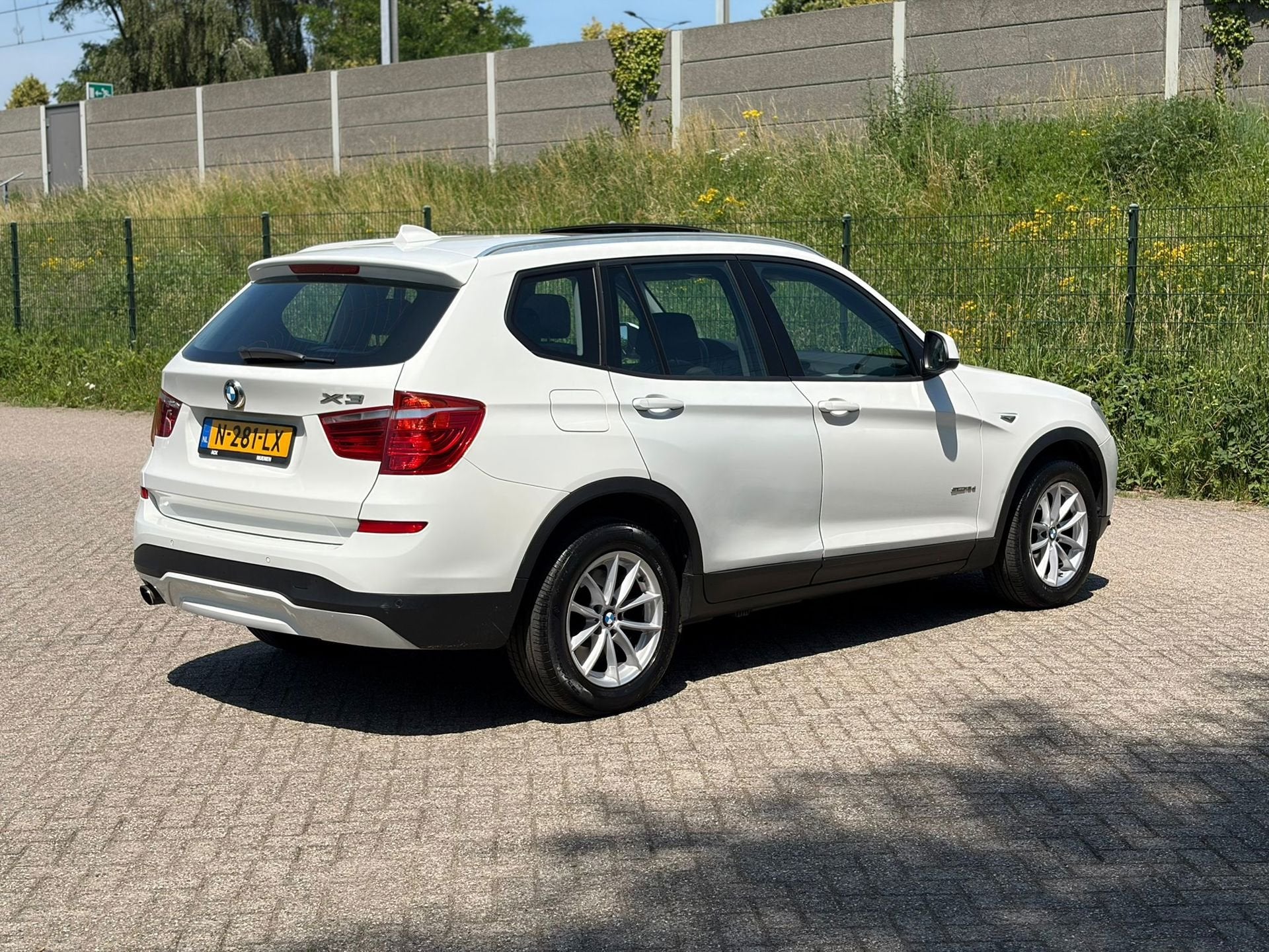 BMW X3 SDrive18d Executive AUTOMAAT I PANO I LED I HEAD UP I, Auto's, BMW, Automaat, Achterwielaandrijving, Euro 6, 1655 kg
