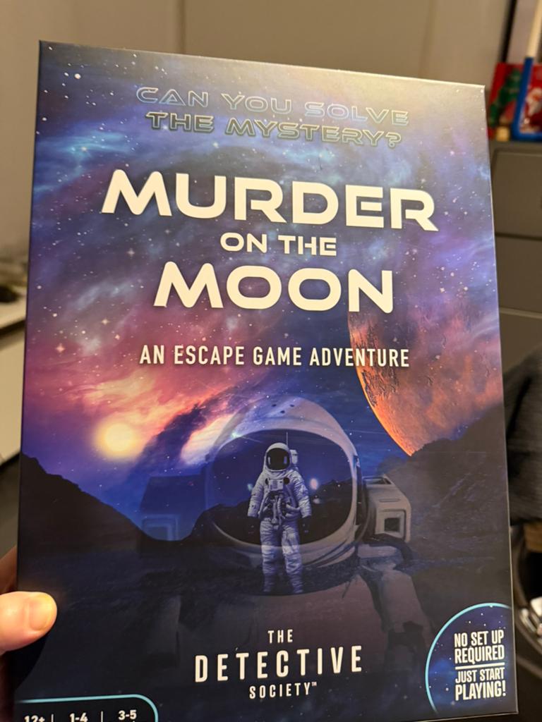 Murder on the moon, Een of twee spelers, Ophalen of Verzenden, Zo goed als nieuw, The detective society