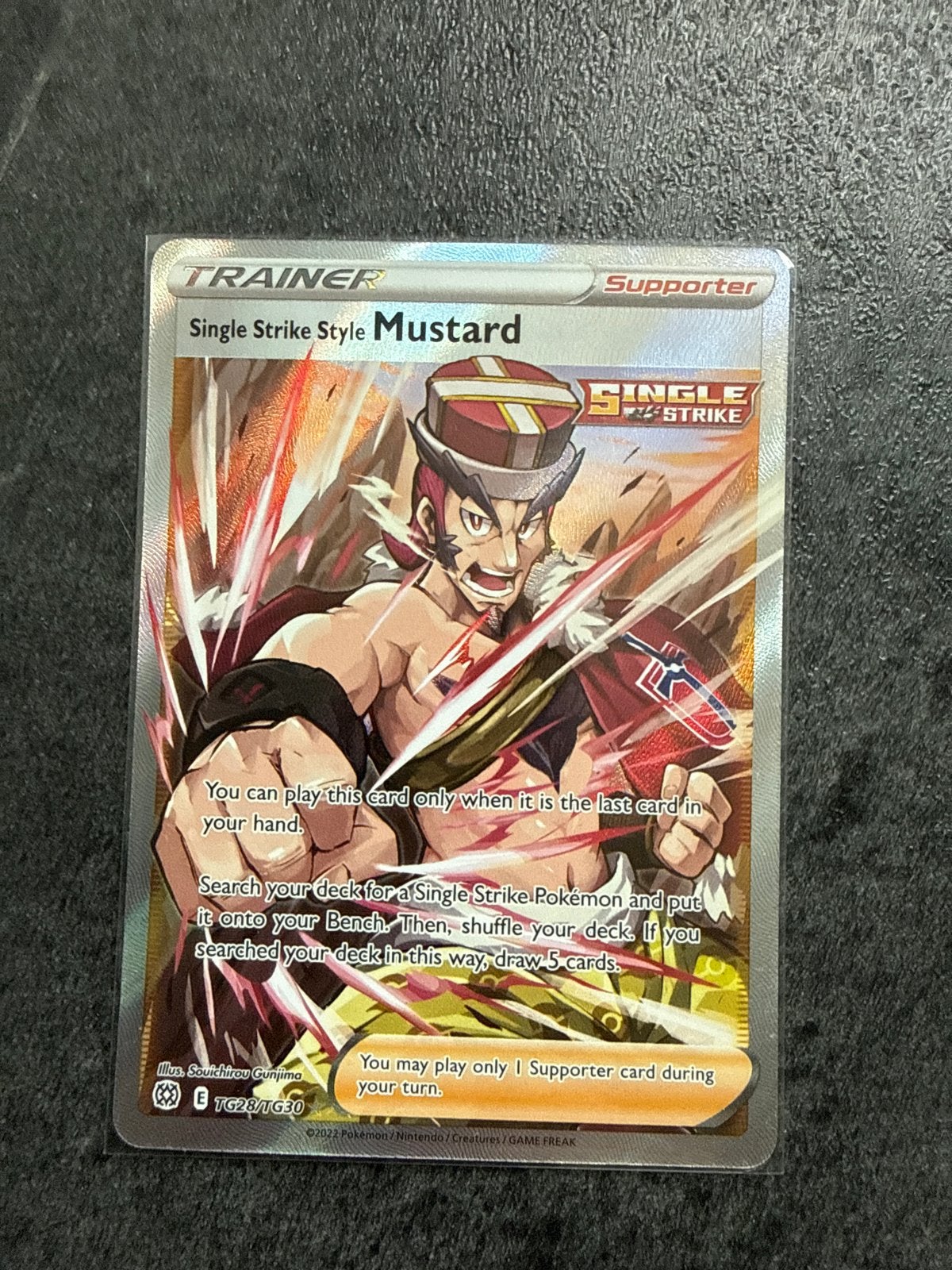 Pokémon TCG: Single Strike Style Mustard (TG28/TG30) Foil, Ophalen of Verzenden, Zo goed als nieuw, Losse kaart, Foil