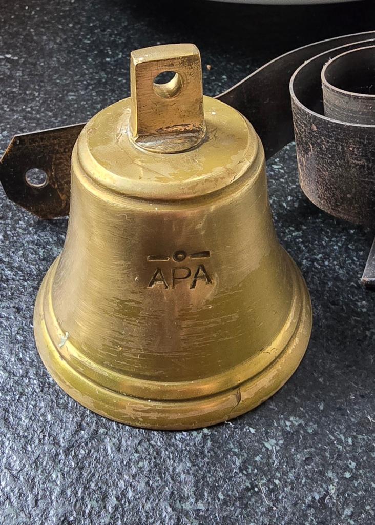 Antiek Vintage trekken deurbel met APA bel, Huis en Inrichting, Deurbellen, Ophalen