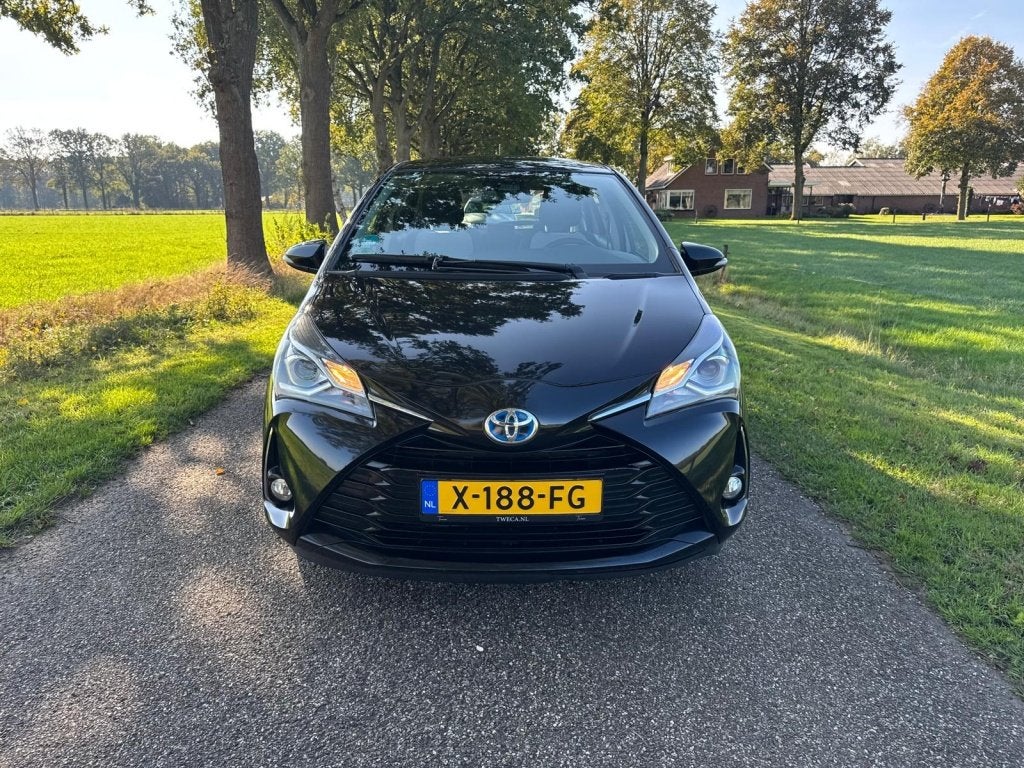 Toyota Yaris 1.5 Hyb. Aspiration, Euro 6, 4 cilinders, Bedrijf, Hybride Elektrisch/Benzine