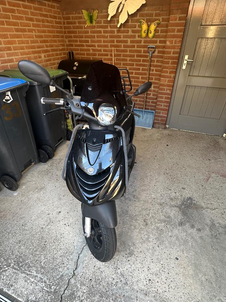 Piaggio Zip 4T 2024 incl. Helmen, Ophalen, Maximaal 45 km/u, Zip, Zo goed als nieuw
