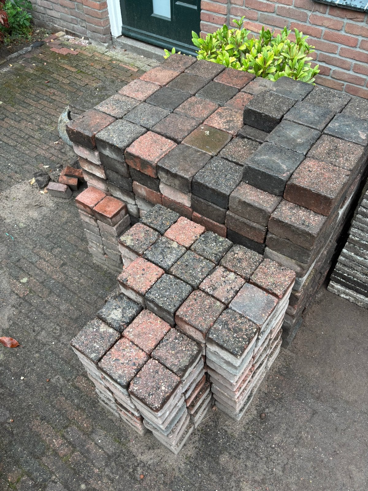 GRATIS betonklinkers 14x14 en 10,5x10,5, Tuin en Terras, Tegels en Klinkers, Ophalen, Gebruikt, Beton, Klinkers