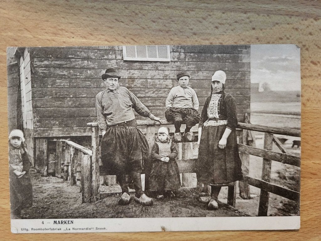 ansicht MARKEN Klederdracht GEZIN, Ophalen of Verzenden, Voor 1920, Noord-Holland