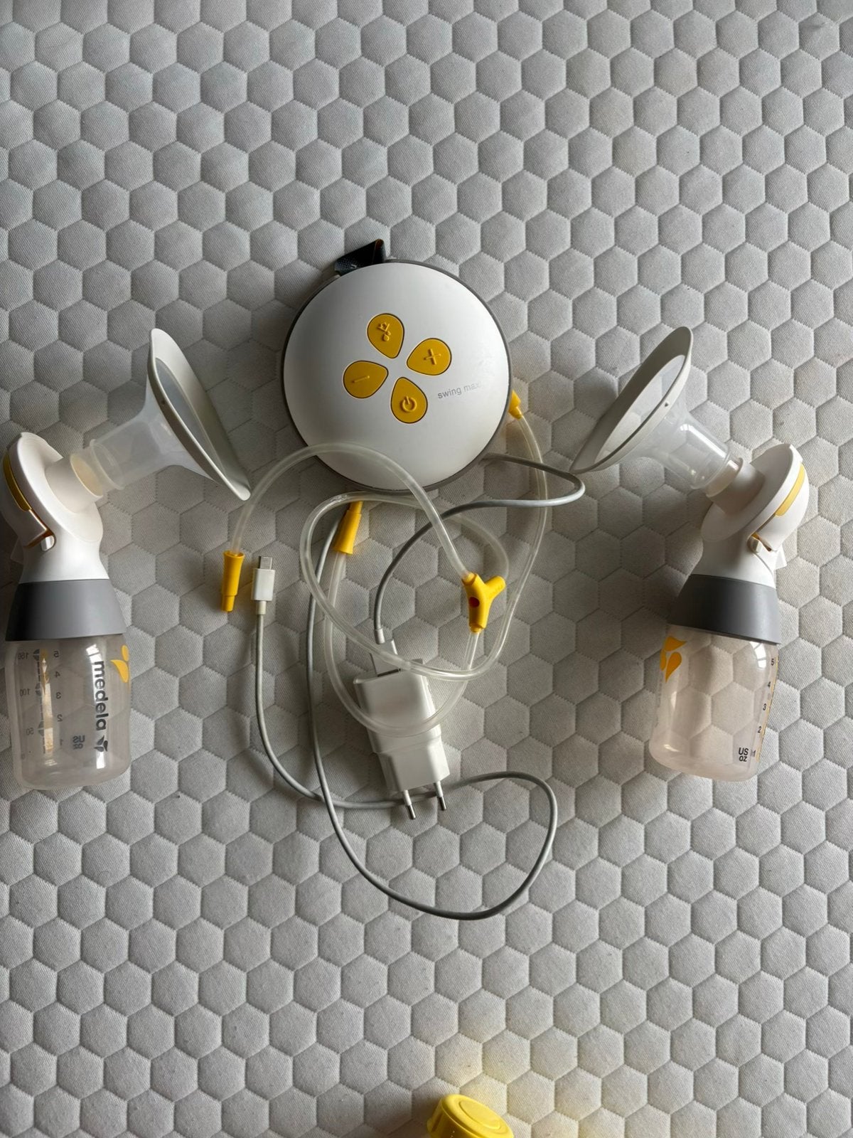 Medela Swing Maxi Elektrische Borstkolf + Flesjes + Koeltas, Inclusief tas, Medela, Borstkolf, Ophalen of Verzenden