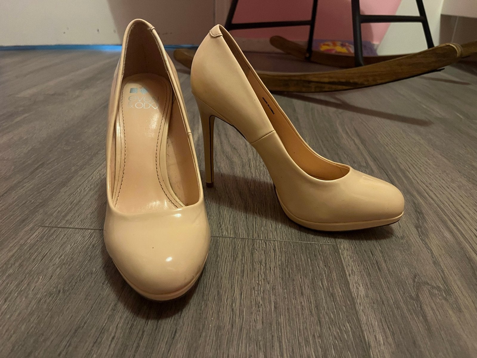 Nude Pumps Maat 41 - Elegant en Tijdloos, Ophalen of Verzenden, Gedragen, Beige, Pumps