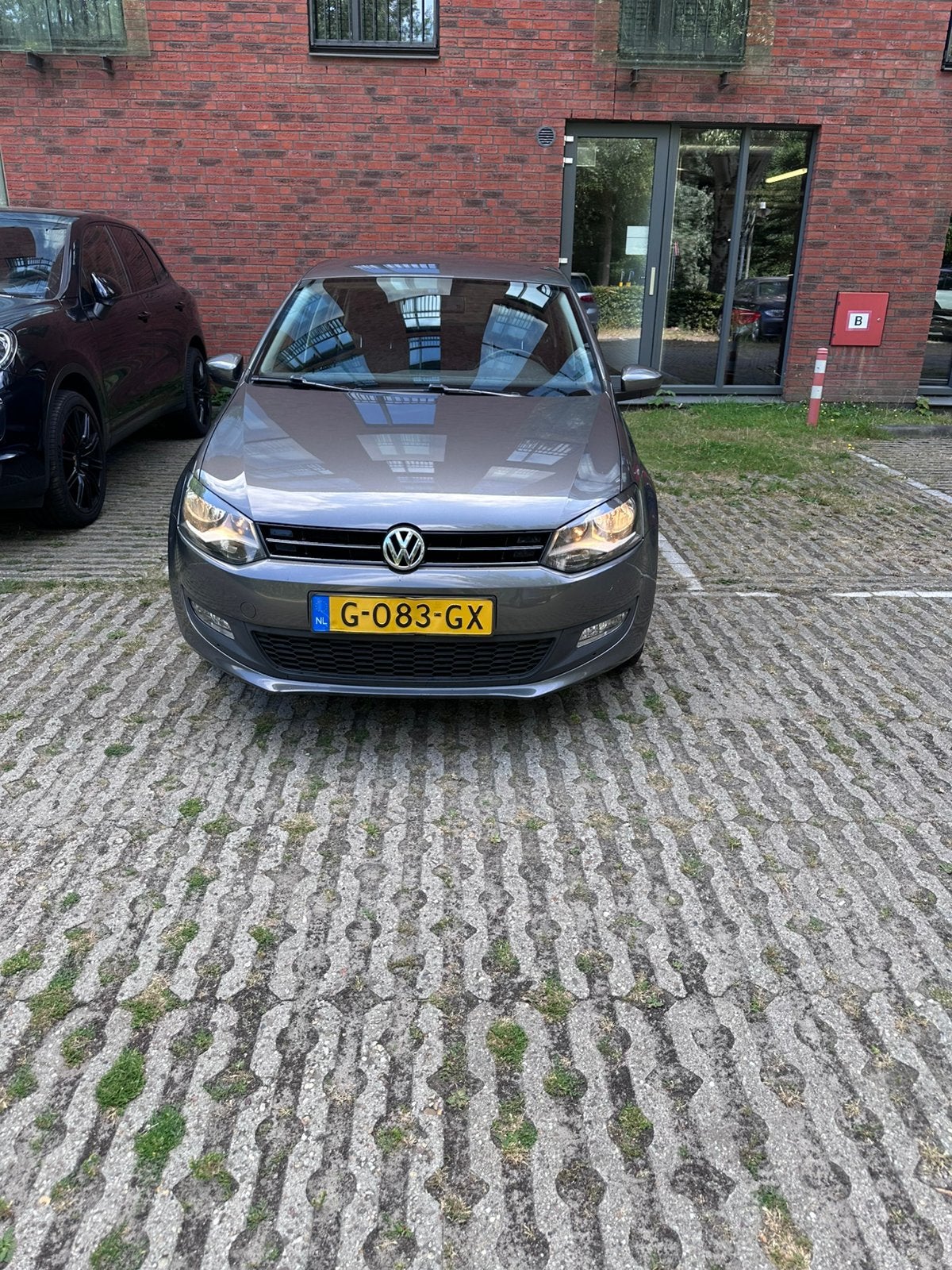 Volkswagen Polo 1.2 51KW 2013 Grijs, Auto's, Voorwielaandrijving, 40 €/maand, Zwart, 1198 cc