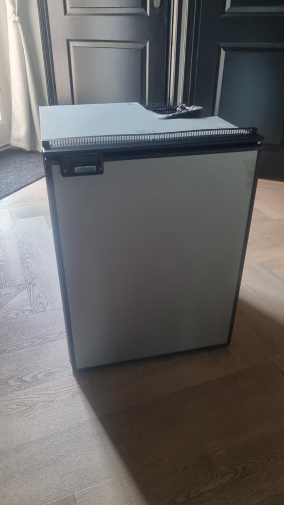 Isotherm koelkast 85L - 12/24V - Perfecte staat, Ophalen, Gebruikt