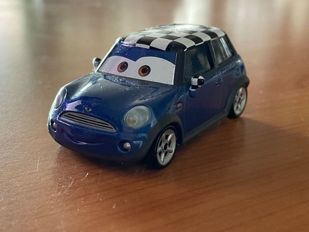 Disney Pixar Cars DIECAST auto - Becky Wheelin, Ophalen of Verzenden, Overige figuren, Zo goed als nieuw, Beeldje of Figuurtje