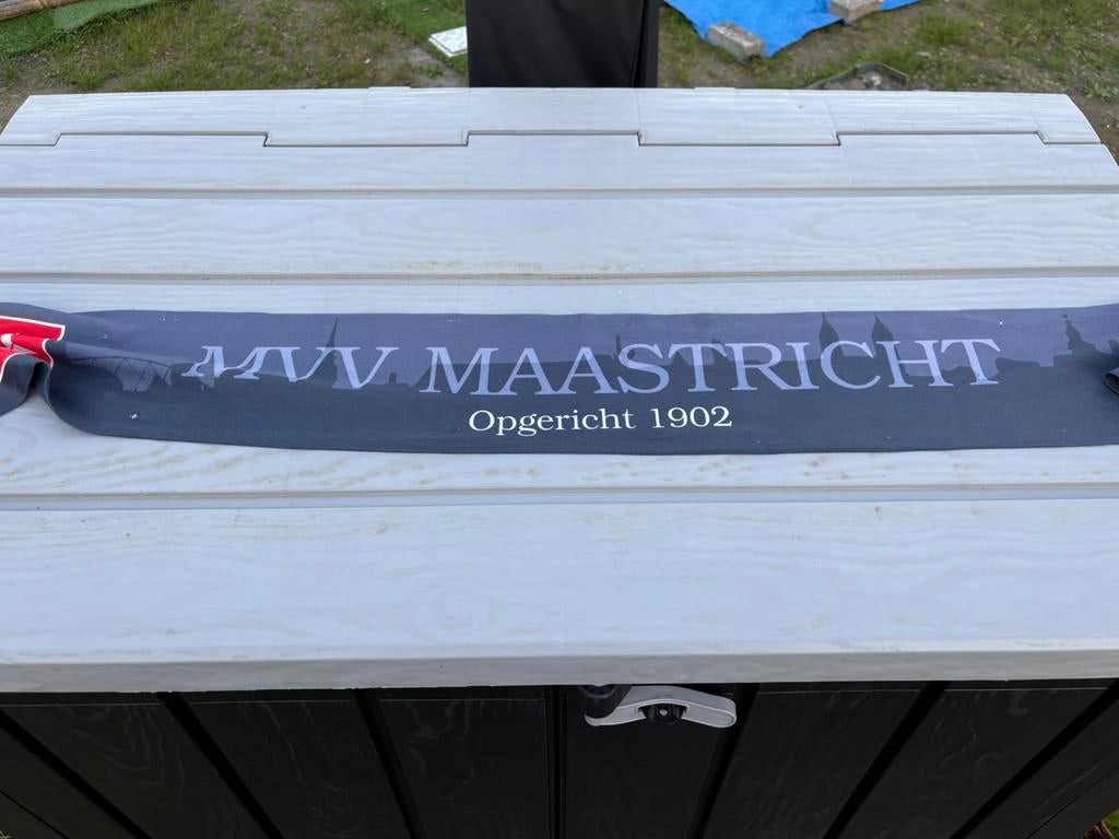 MVV Sjaal, Ophalen of Verzenden, Zo goed als nieuw, Buitenlandse clubs, Vaantje of Sjaal