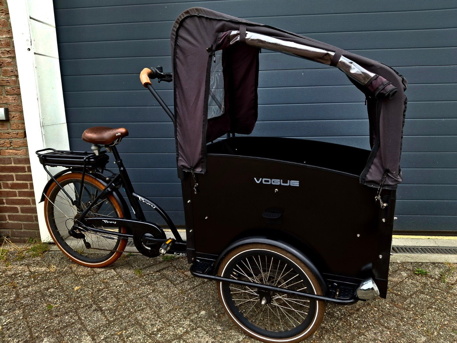 mooie elektrische bakfiets WEINIG km, Ophalen, Zo goed als nieuw, 4 kinderen of meer
