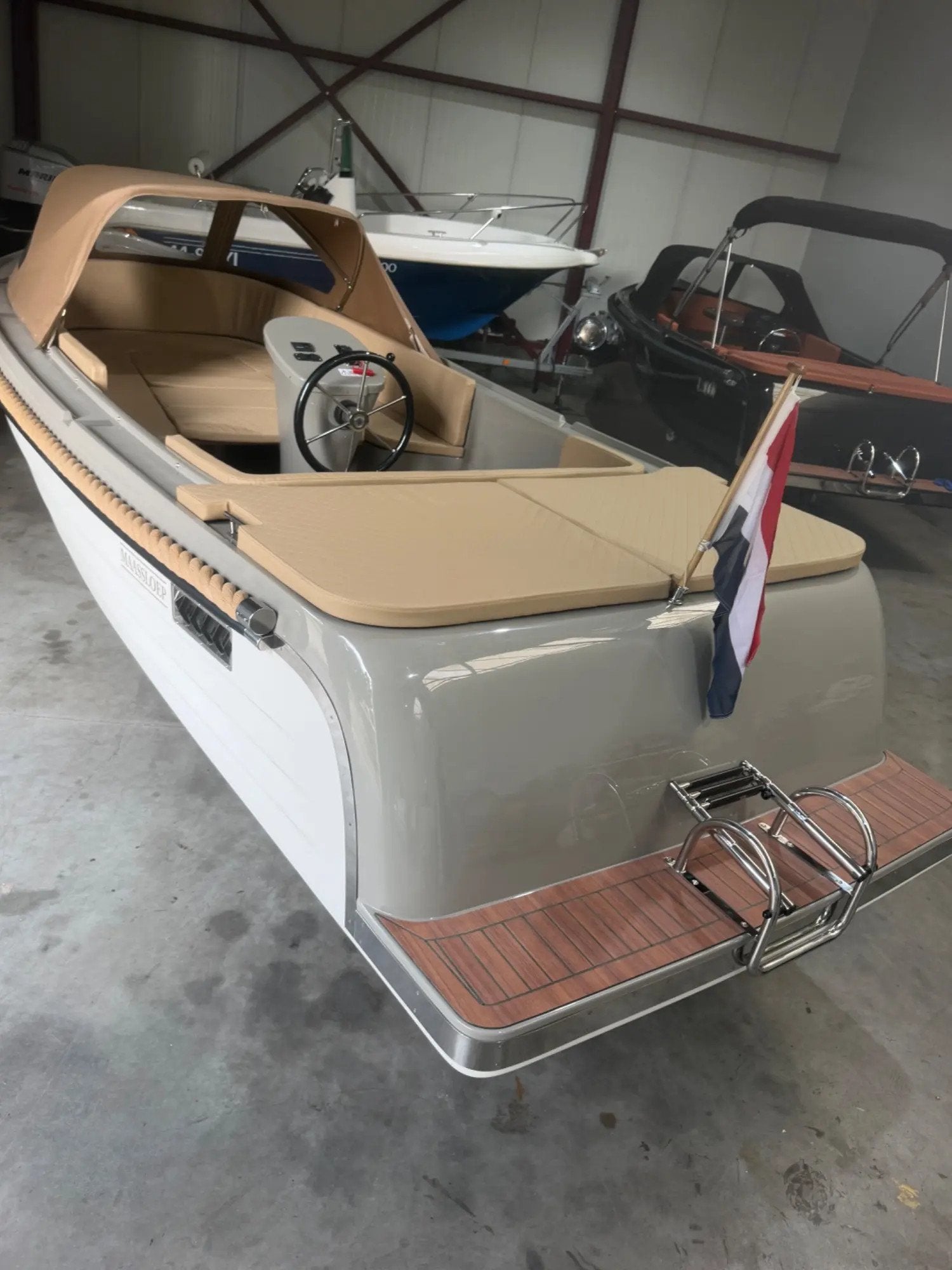Maassloep 590 demo Honda 20pk van €22.950 voor €20.950,-