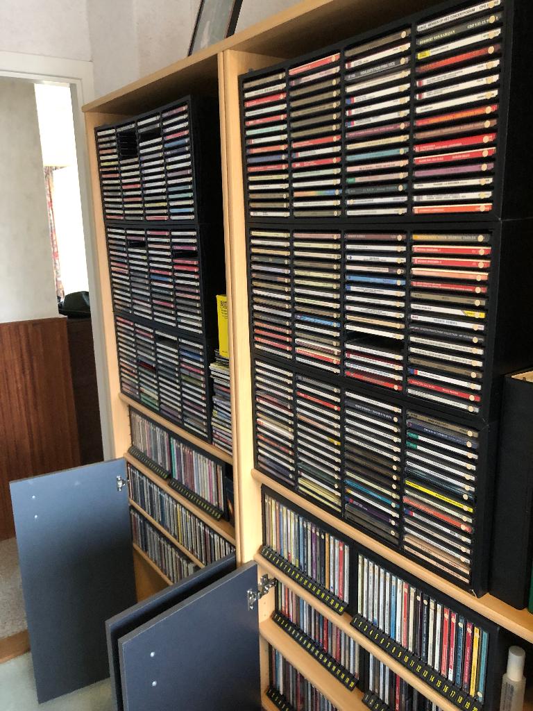 600 plus classic en Opera cd,s plus 30 dvd 64 kilo, Cd's en Dvd's, Cd's | Klassiek, Zo goed als nieuw, Opera of Operette, Classicisme