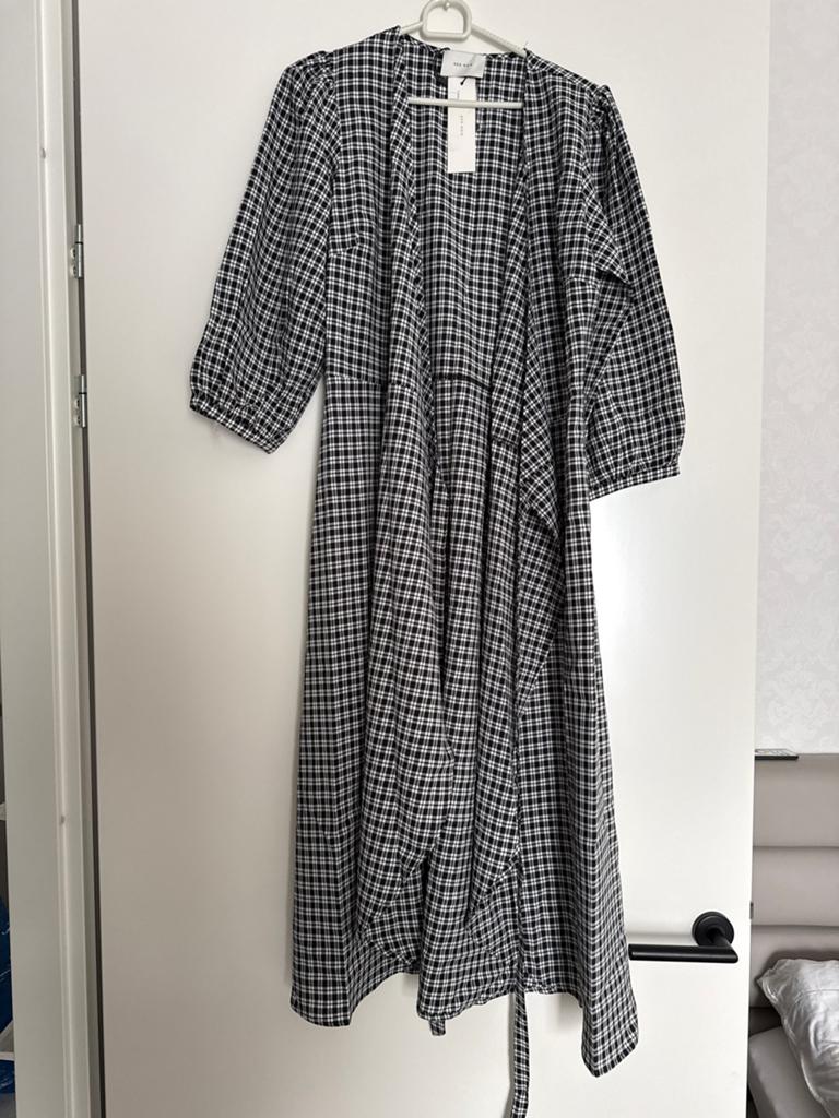Nieuwe Neo Noir Pernilla wikkel Dress - Maat L, Ophalen, Zwart, Maat 42/44 (L), Nieuw